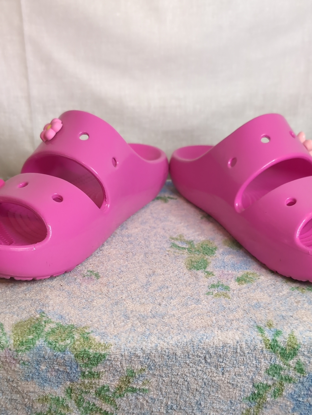 Crocs Classic Sandal 2.0 Glossy Pink womens 9 - Picture 6 of 8